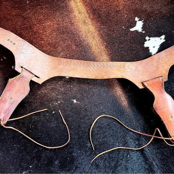 Brown Leather Western Holster Set - Picture 2 of 9